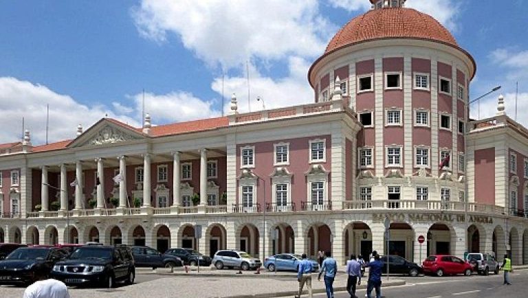 Angola : Le fils de l’ex-président Dos Santos inculpé et interdit de quitter le pays