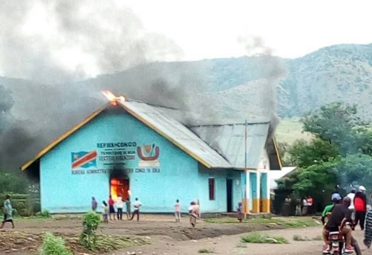 RDC-Beni : Le Bureau de l’Etat en feu après le meurtre d’un motard à Kasindi