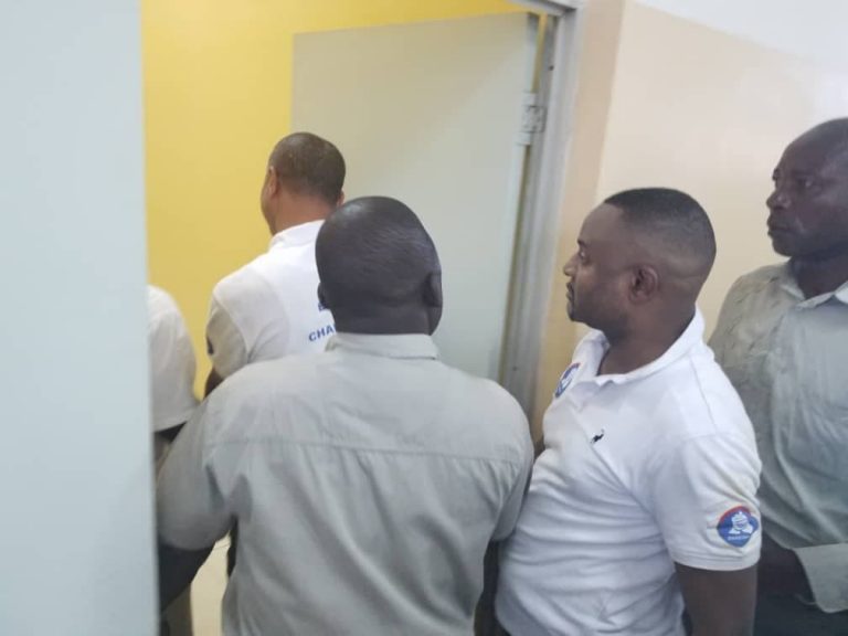 KASUMBALESA : Le long chemin de croix de Moïse Katumbi vers son pays