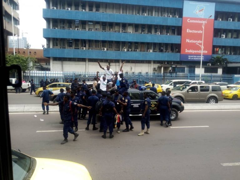 ELECTIONS 2018 EN RDC : Le Mouvement Citoyen de la LUCHA continue sa pression sur la CENI et le régime