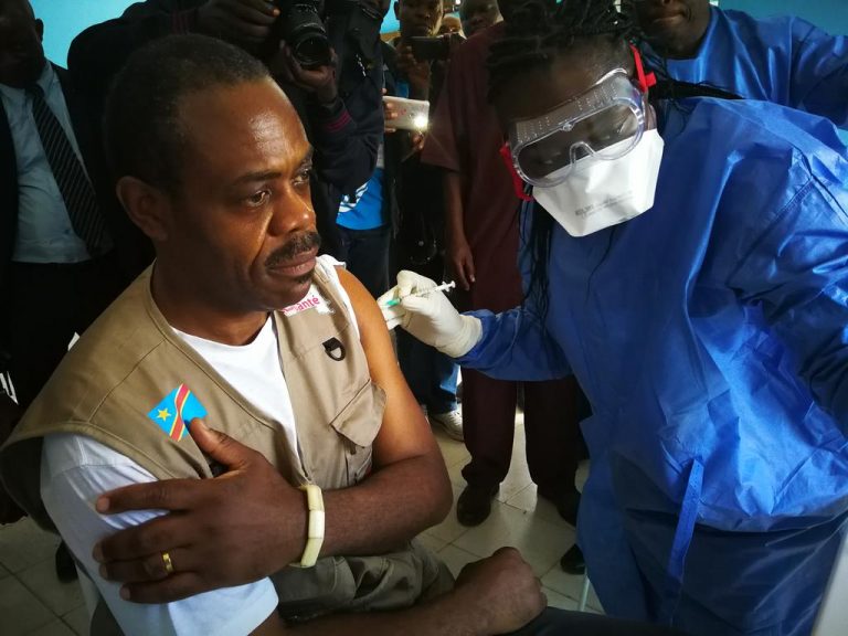 RDC-SANTE : Le ministre Oly Ilunga doute de la qualité de la formation des médecins et infirmiers à cause de la maladie à virus Ebola