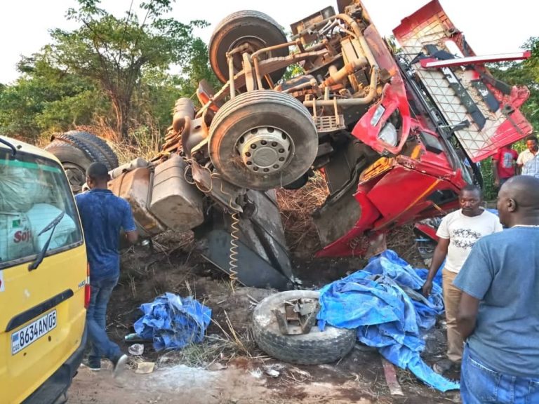RDC-KATANGA : Un accident paralyse durant des heures la route de Kasumbalesa