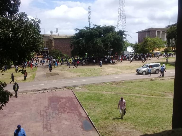 KINSHASA : Vives tensions entre forces de l’ordre et étudiants sur le Campus de l’UNIKIN