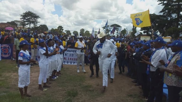 KASAI CENTRAL : Le Gouverneur Denis Kambayi retranché dans sa résidence