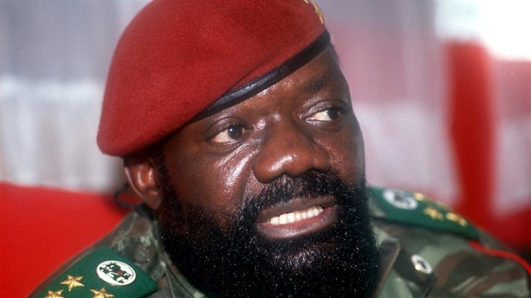 Angola : Des obsèques nationales pour Savimbi