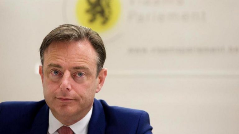 Bart De Wever appelle le Palais Royal à s’excuser pour son passé colonial