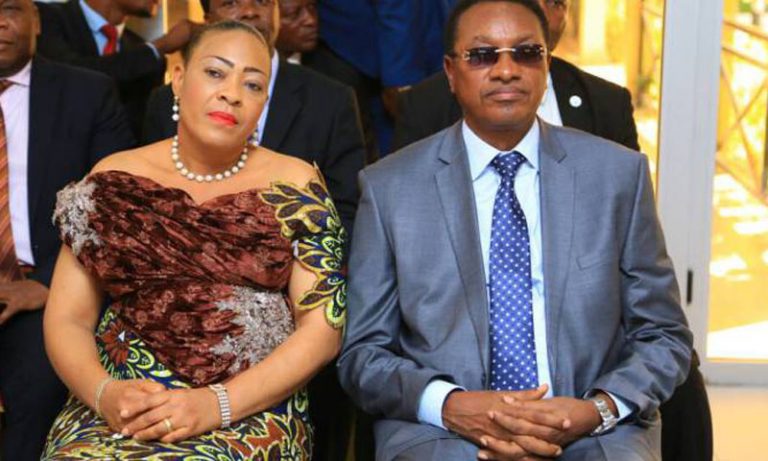 RDC-MÉDIAS : Bruno Tshibala Nzenzhe porte « plainte » contre le chroniqueur Eliezer Ntambwe