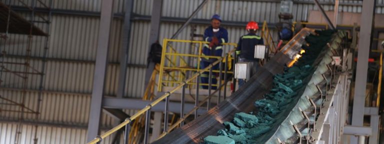 Premier producteur de cobalt, la République Démocratique du Congo (RDC) est au cœur de la voiture électrique