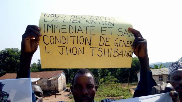 RDC-JUSTICE : La population du Kasaï Central exige la libération de John Tshibangu