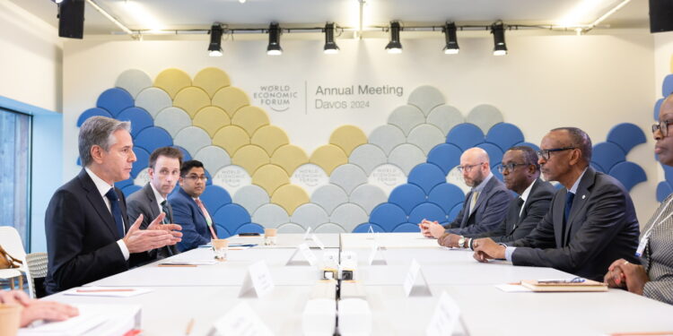 Davos 2024 : Blinken rencontre Kagame pour apaiser les tensions avec la RDC