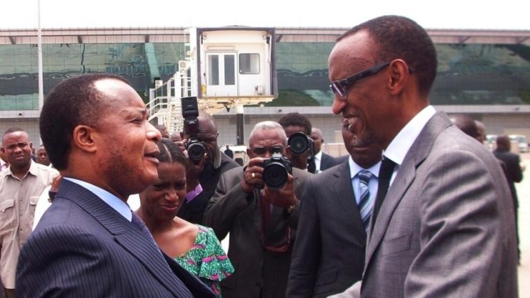 Paul Kagame et Denis Sassou-Nguesso lors d'une visite du président rwandais au Congo en février 2013 (image d'illustration). AFP - LAUDES MARTIAL MBON