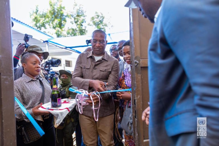 SUD-KIVU/PDL-145T : Guylain Nyembo Mbwizya inaugure des nouvelles infrastructures scolaires