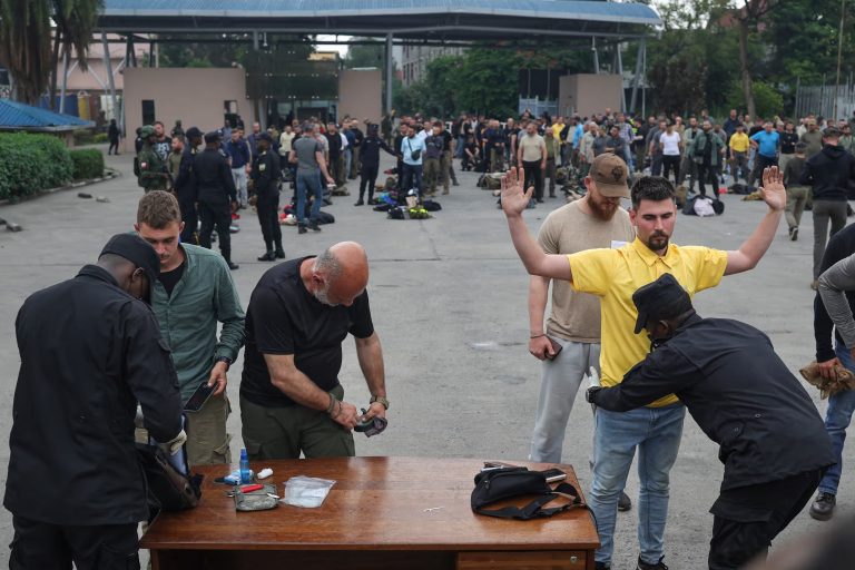 Gardiens de supermarchés, chauffeurs de camions et « très grosses erreurs » : le rôle raté des mercenaires occidentaux dans la chute de Goma [Lu pour vous]