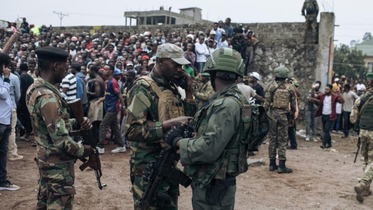 Des combattants du M23 lors d'un rassemblement au stade de l'Unité, à Goma, dans l'est de la RDC, le 6 février 2025. © ALEXIS HUGUET / AFP