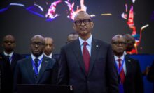 Le président du Rwanda, Paul Kagame (au centre), assiste au sommet régional extraordinaire de la SADC et de l’EAC à Dar es Salaam, le 8 février 2025. © ERICKY BONIPHACE / AFP